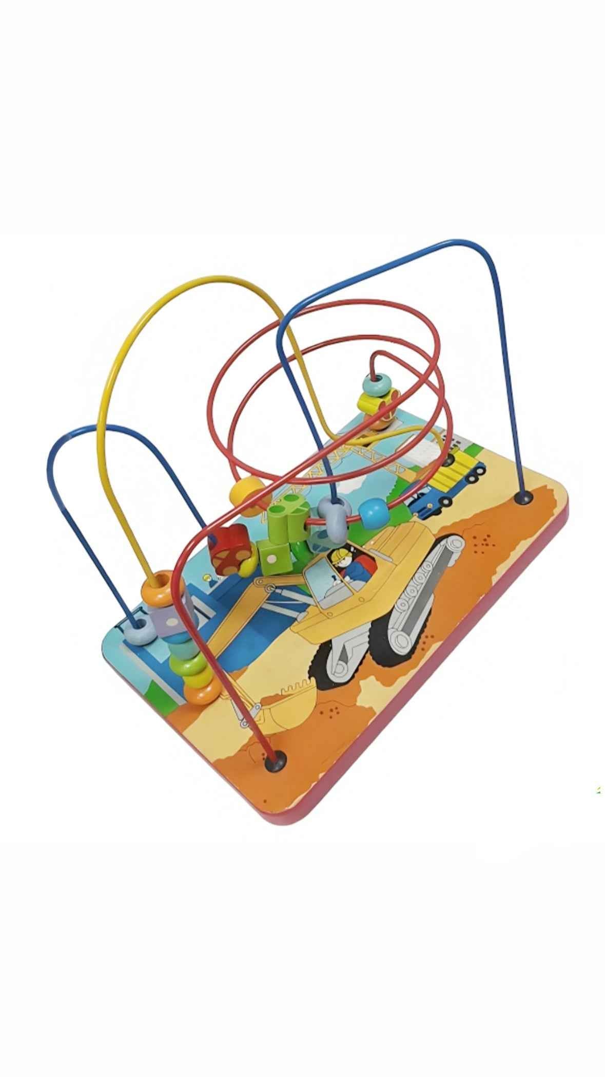 هذه اللعبة هي متاهة الخرز الخشبية (Bead Maze)، وهي لعبة تعليمية كلاسيكية مخصصة للأطفال الصغار
