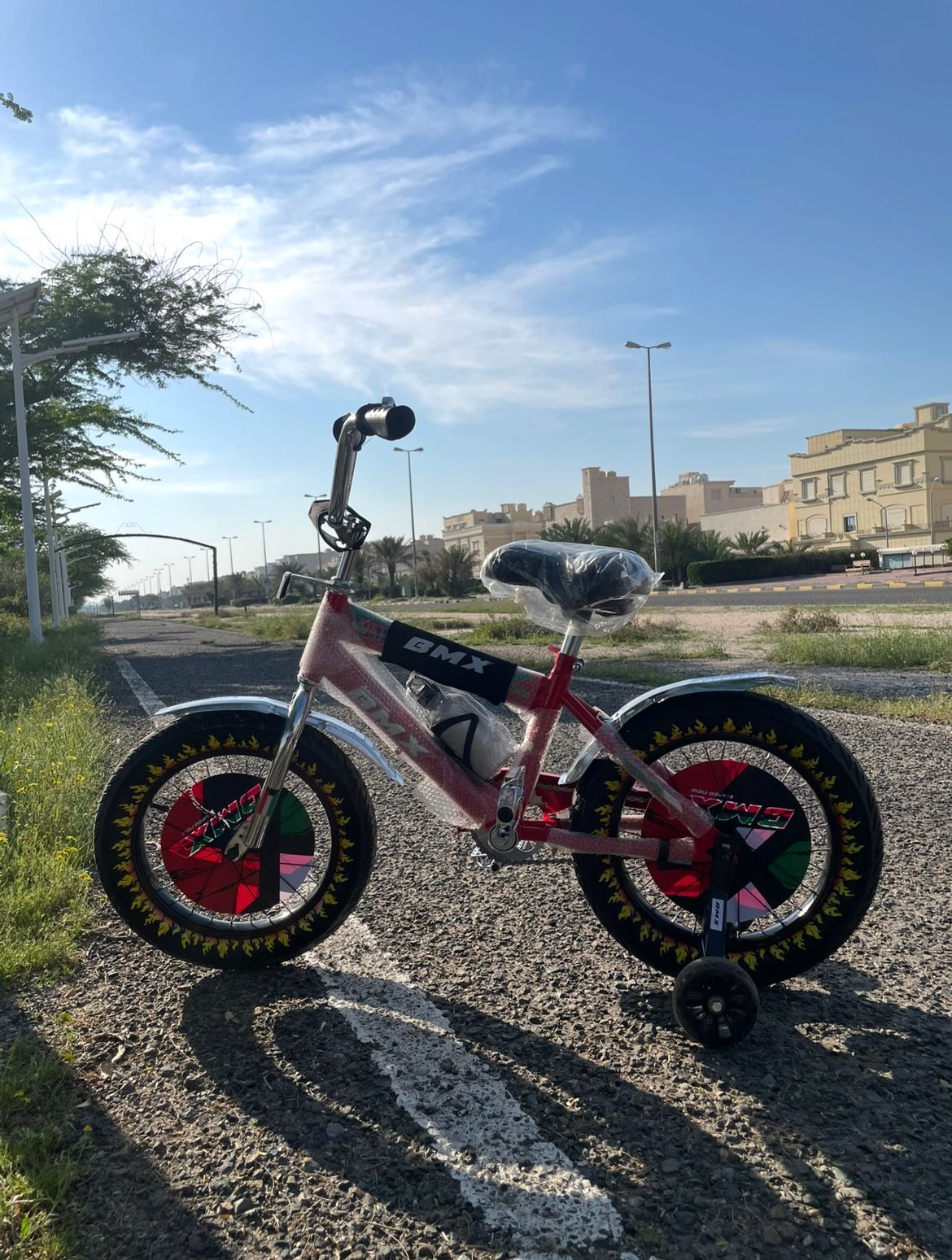 حامل دراجات خلفي للسيارة – رف تثبيت آمن ومتين.
