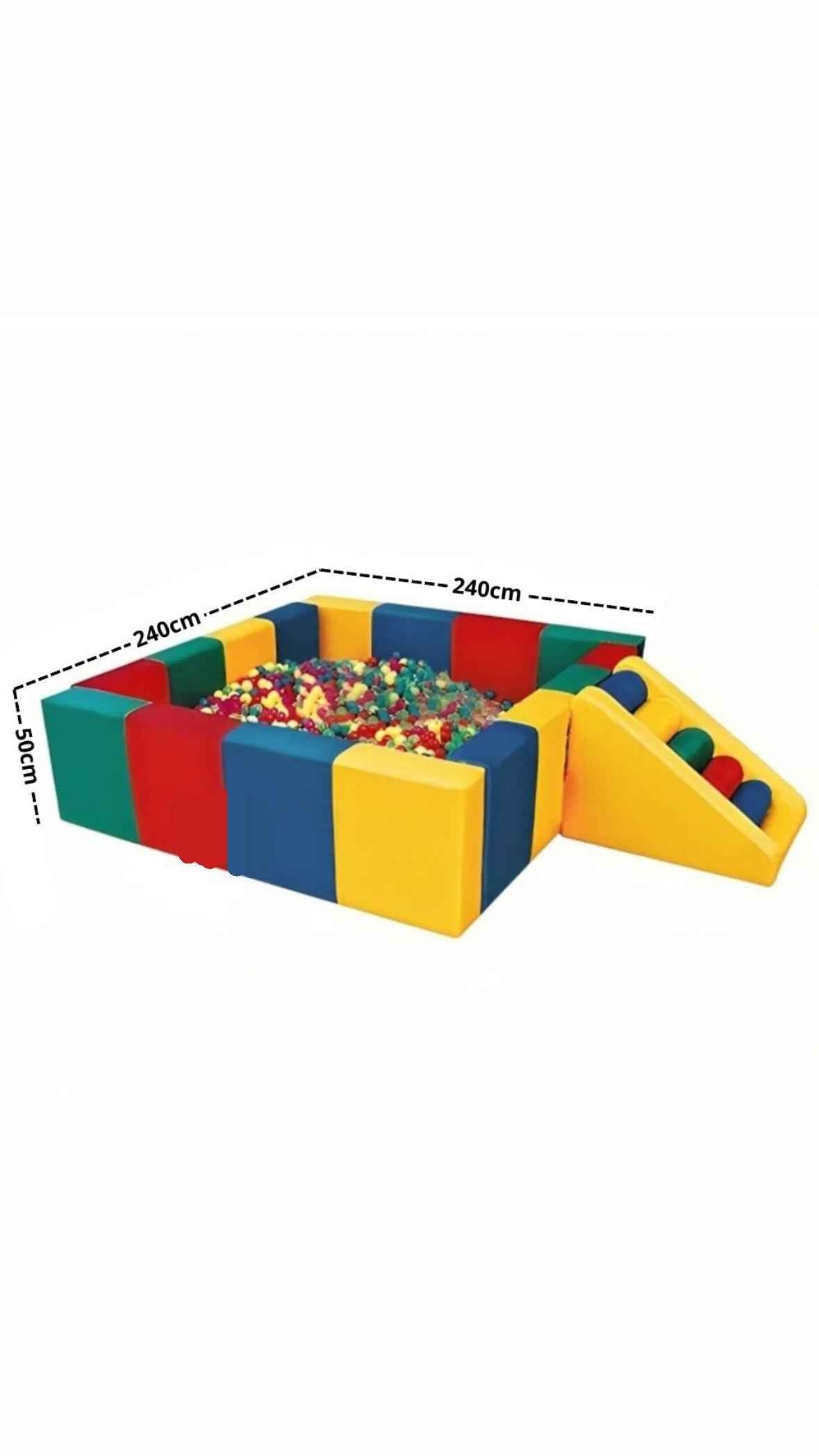 حوض كرات إسفنجي مربع (Soft Foam Ball Pit) مخصص للأطفال، ويأتي مزوداً بدرجات سلم ومنزلق صغير مساعدة للدخول والخروج بأمان