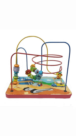 هذه اللعبة هي متاهة الخرز الخشبية (Bead Maze)، وهي لعبة تعليمية كلاسيكية مخصصة للأطفال الصغار