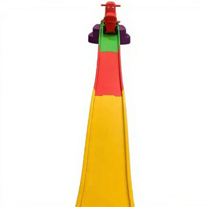 سيارة كوستر حمراء مع زحلاقيه للأطفال.