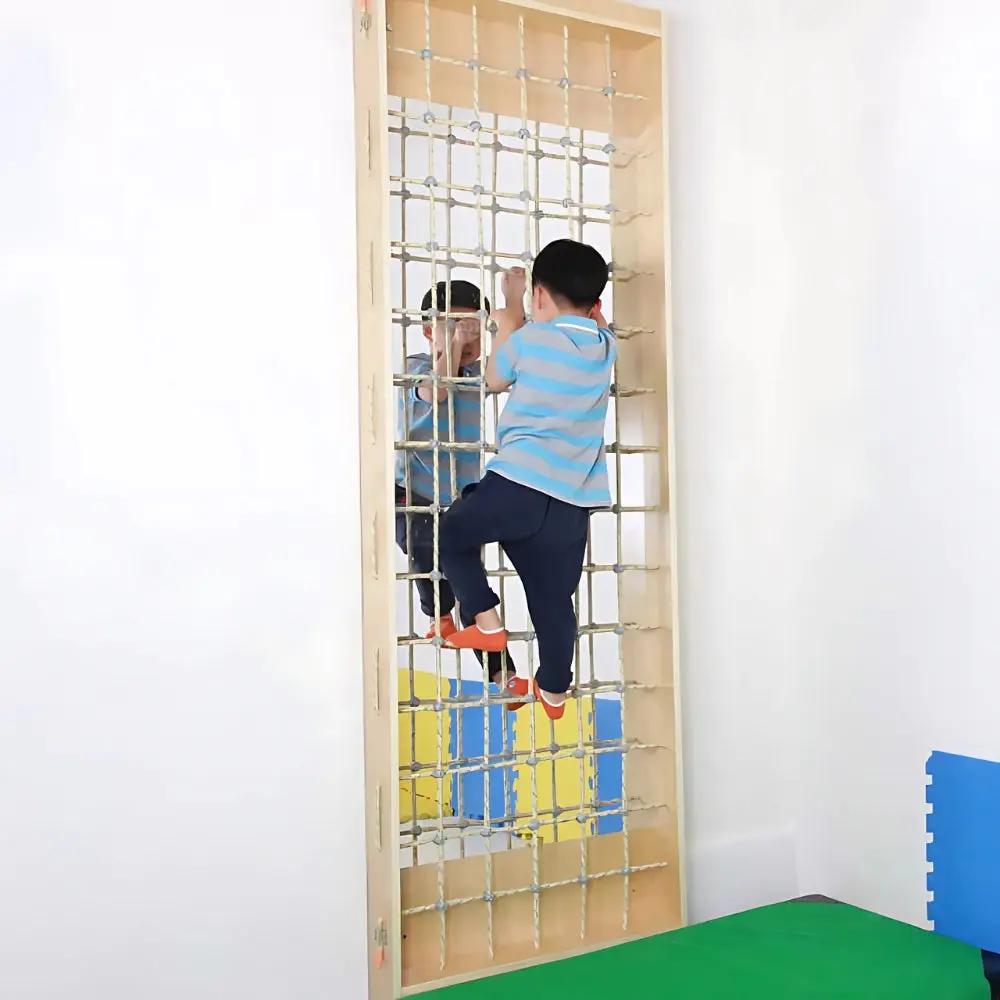 سلم شبكي مع مرآة للأطفال.