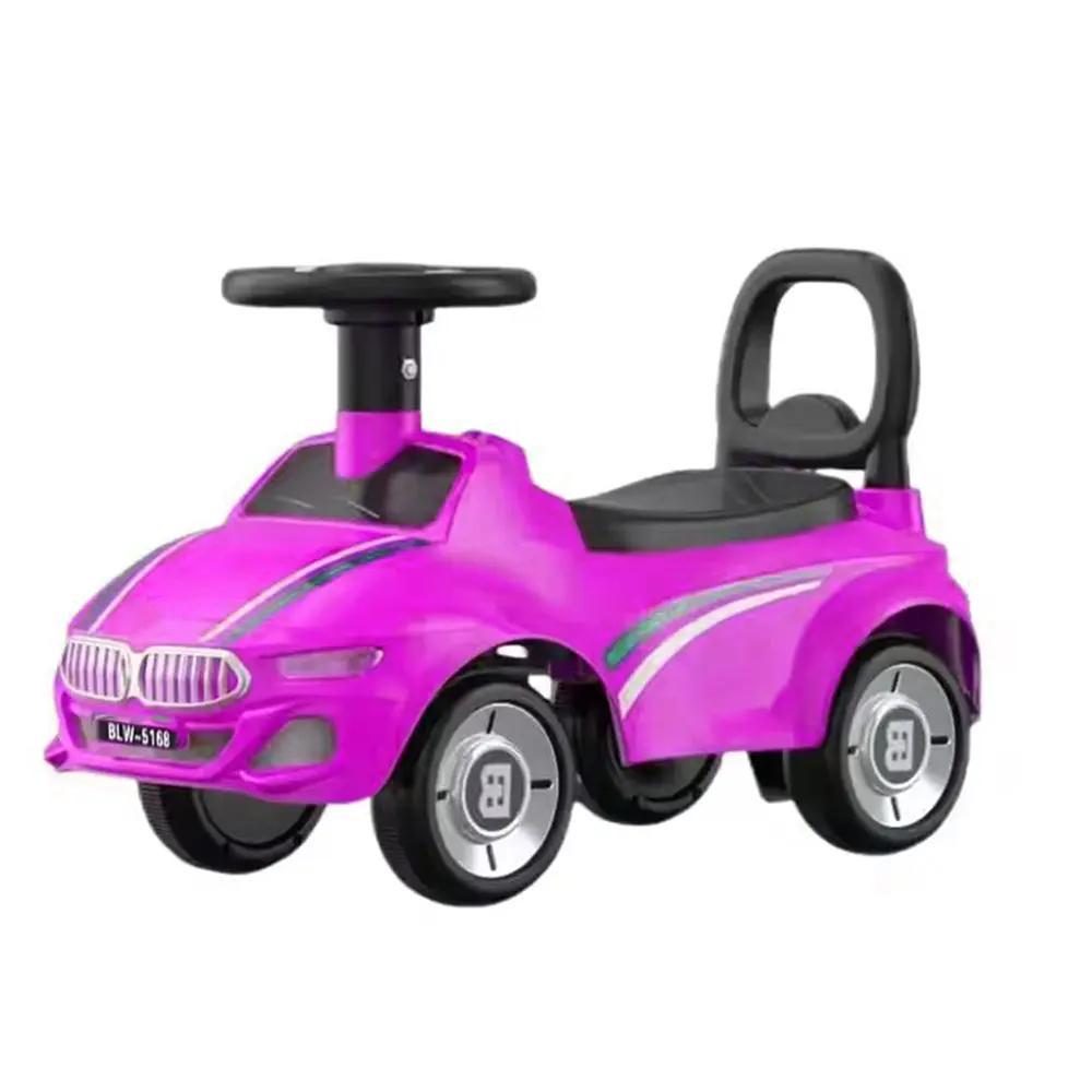 سيارة بي إم دبليو دفع للأطفال بتصميم فاخر.